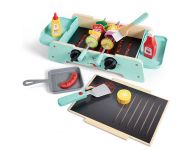 Houten barbecue met sissend geluid